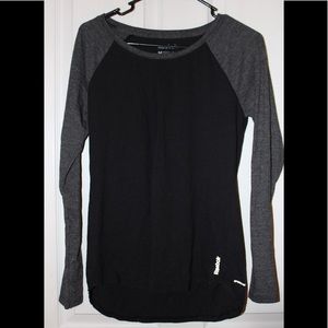 Reebok top